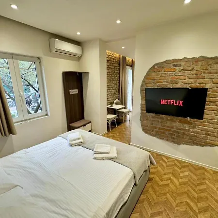 Mirea Essence - Cozy With View Of Апартаменты
