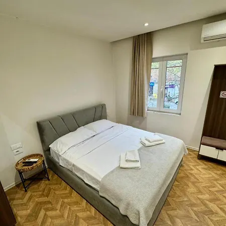 Mirea Essence - Cozy With View Of Апартаменты Тирана